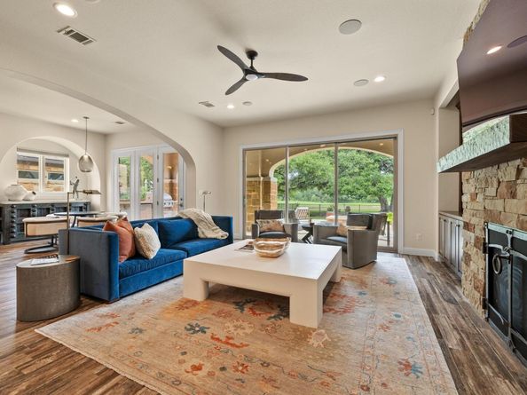 313 Grand Oaks LN, Georgetown TX 78628