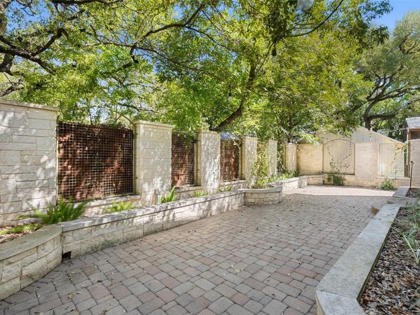 210 Le Grande Ave, Austin TX 78704