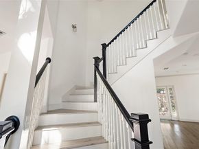 210 Le Grande Ave, Austin TX 78704