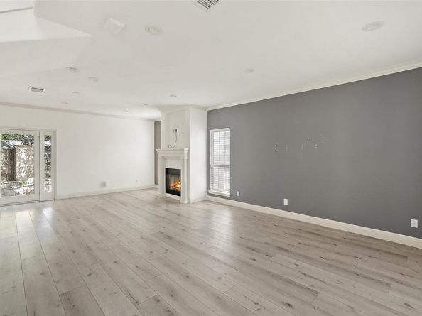 210 Le Grande Ave, Austin TX 78704