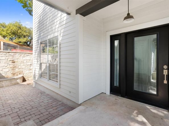 210 Le Grande Ave, Austin TX 78704