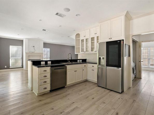 210 Le Grande Ave, Austin TX 78704