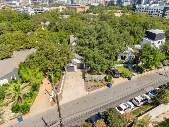 210 Le Grande Ave, Austin TX 78704