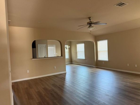 5737 Scenic Lake DR, Georgetown TX 78626