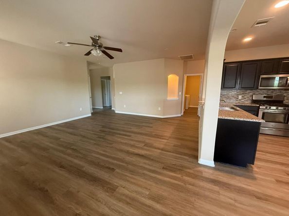 5737 Scenic Lake DR, Georgetown TX 78626