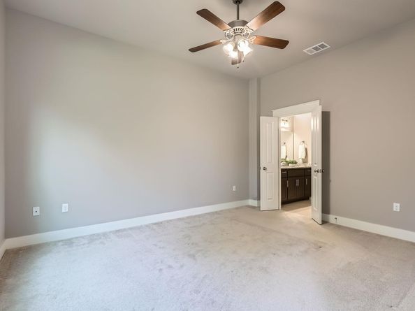 13001 Hymeadow DR 18, Austin TX 78729