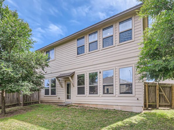 13001 Hymeadow DR 18, Austin TX 78729