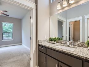 13001 Hymeadow DR 18, Austin TX 78729