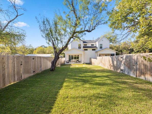 2005 Winsted LN B, Austin TX 78703