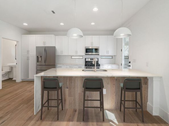 602 Irma DR 2, Austin TX 78752