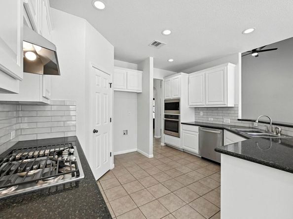 2817 Scotia Bluff LOOP, Austin TX 78748