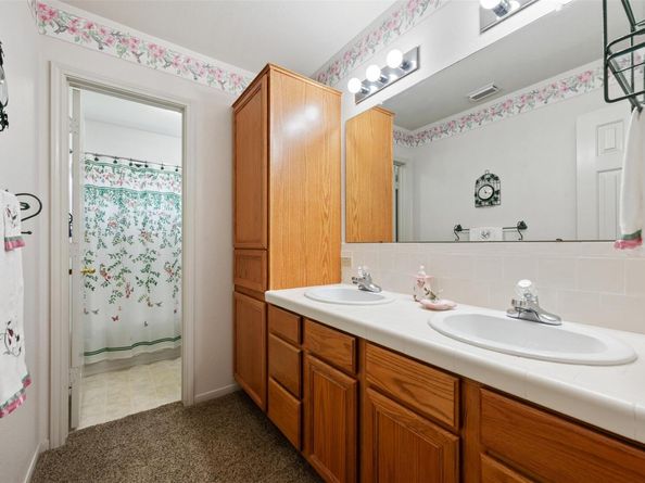 800 Red Hawk DR, Leander TX 78641