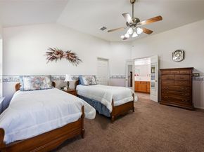 800 Red Hawk DR, Leander TX 78641