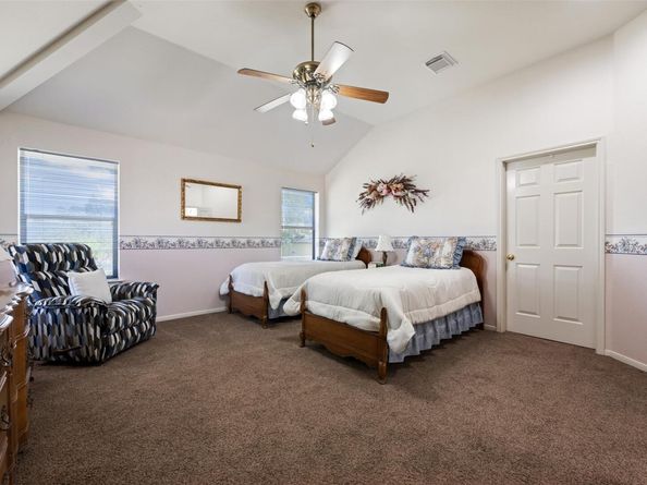 800 Red Hawk DR, Leander TX 78641
