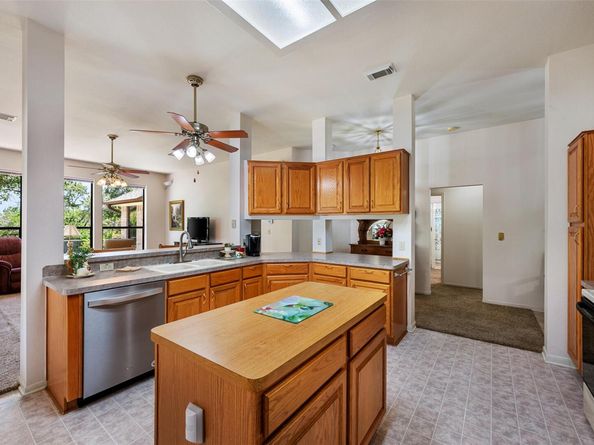 800 Red Hawk DR, Leander TX 78641