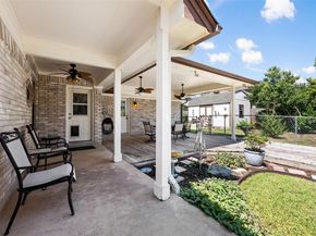 800 Red Hawk DR, Leander TX 78641