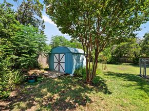 800 Red Hawk DR, Leander TX 78641
