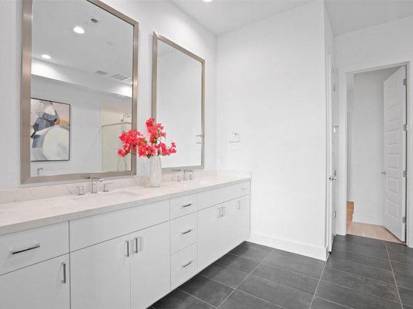 2805 McCurdy ST 4, Austin TX 78723