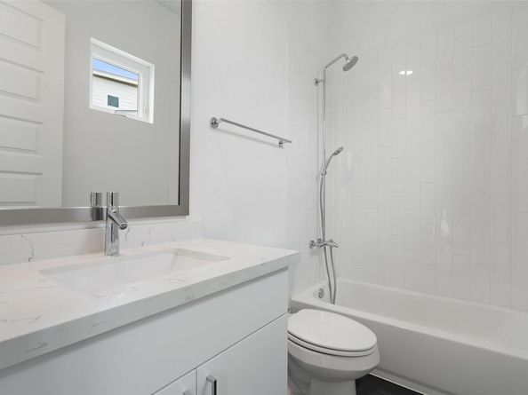 2805 McCurdy ST 4, Austin TX 78723