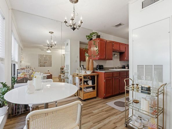 601 Hearn ST 204, Austin TX 78703