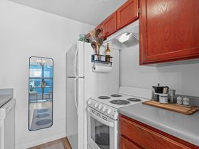 601 Hearn ST 204, Austin TX 78703