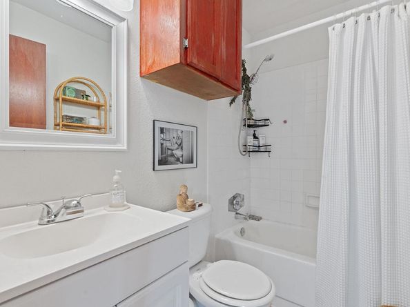 601 Hearn ST 204, Austin TX 78703