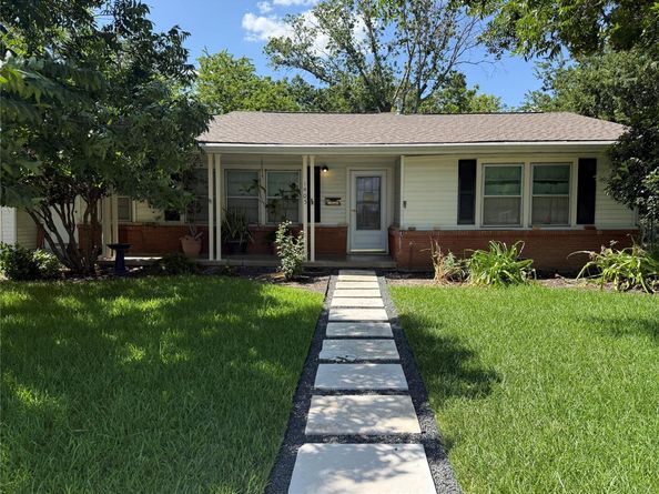 1405 E 16th ST E, Georgetown TX 78626
