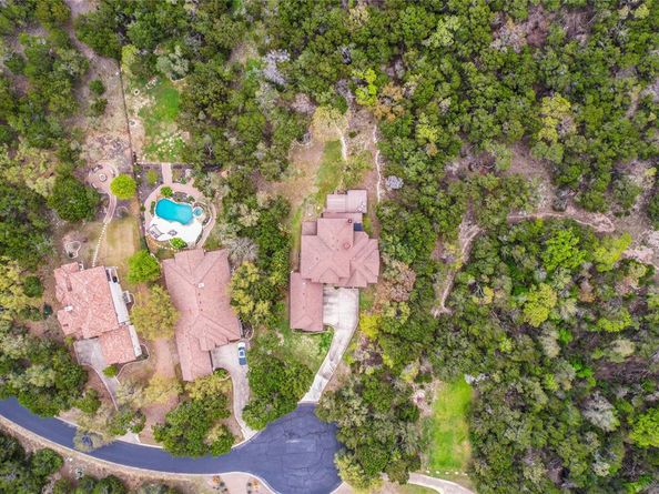 7303 Matisse Pointe DR, Jonestown TX 78645