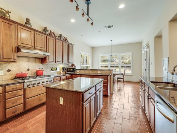 7303 Matisse Pointe DR, Jonestown TX 78645