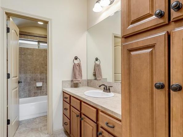 7303 Matisse Pointe DR, Jonestown TX 78645