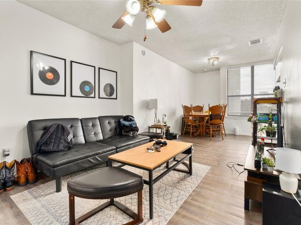 2409 Leon ST 307, Austin TX 78705
