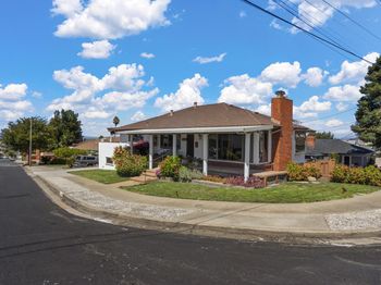 1124 Mahoney Street