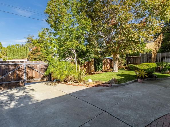 30 Goree Court, Martinez CA 94553