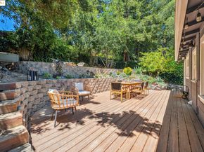 7069 Saroni Dr, Oakland CA 94611