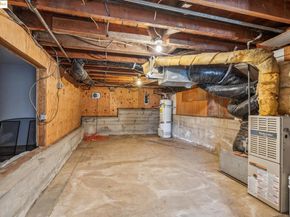 7069 Saroni Dr, Oakland CA 94611
