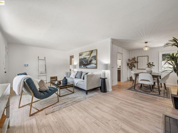 7069 Saroni Dr, Oakland CA 94611