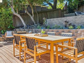 7069 Saroni Dr, Oakland CA 94611