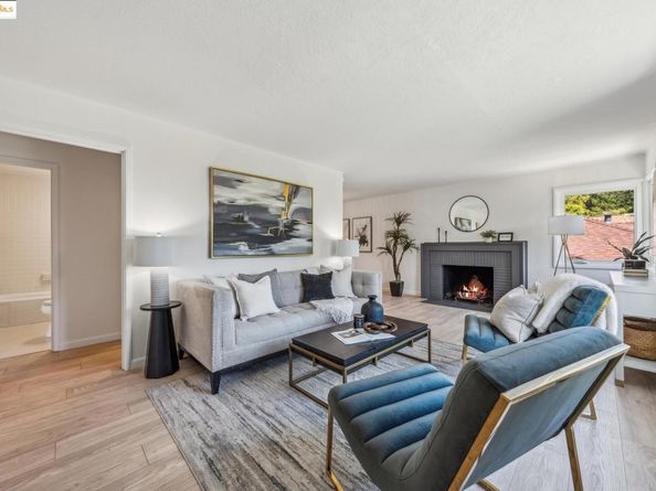 7069 Saroni Dr, Oakland CA 94611