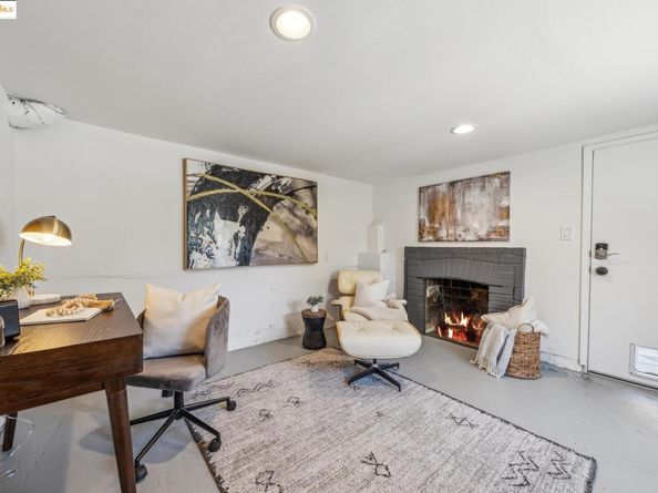 7069 Saroni Dr, Oakland CA 94611