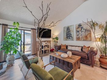 6382 Buena Vista Dr