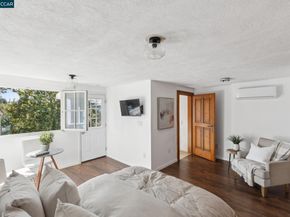 40 Las Palomas, Orinda CA 94563