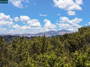 37 20 La Madronal, Orinda CA 94563