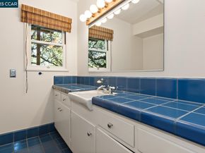 37 20 La Madronal, Orinda CA 94563