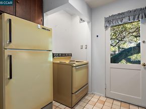 37 20 La Madronal, Orinda CA 94563