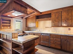 37 20 La Madronal, Orinda CA 94563