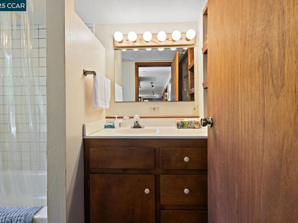 37 20 La Madronal, Orinda CA 94563
