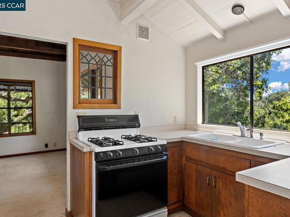 37 20 La Madronal, Orinda CA 94563
