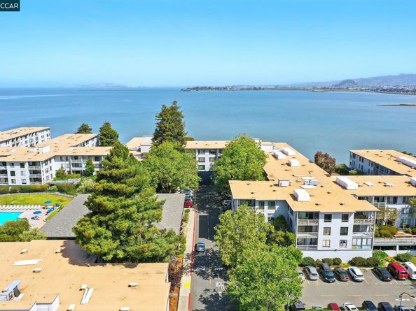 8 Captain dr E259, Emeryville CA 94608