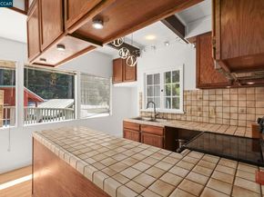 6956 Sayre Dr, Oakland CA 94611
