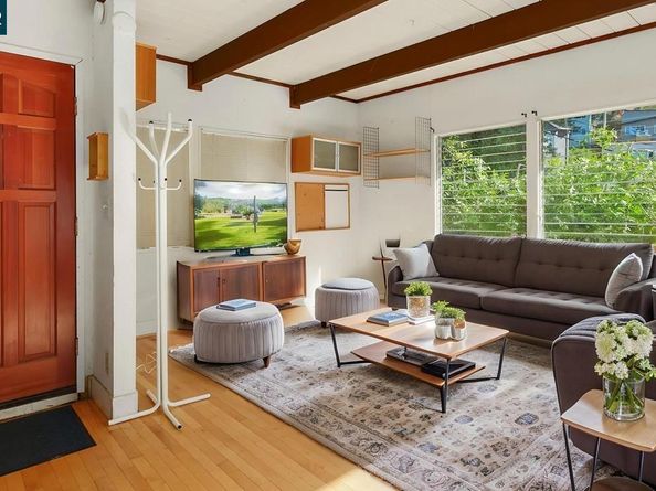 6956 Sayre Dr, Oakland CA 94611